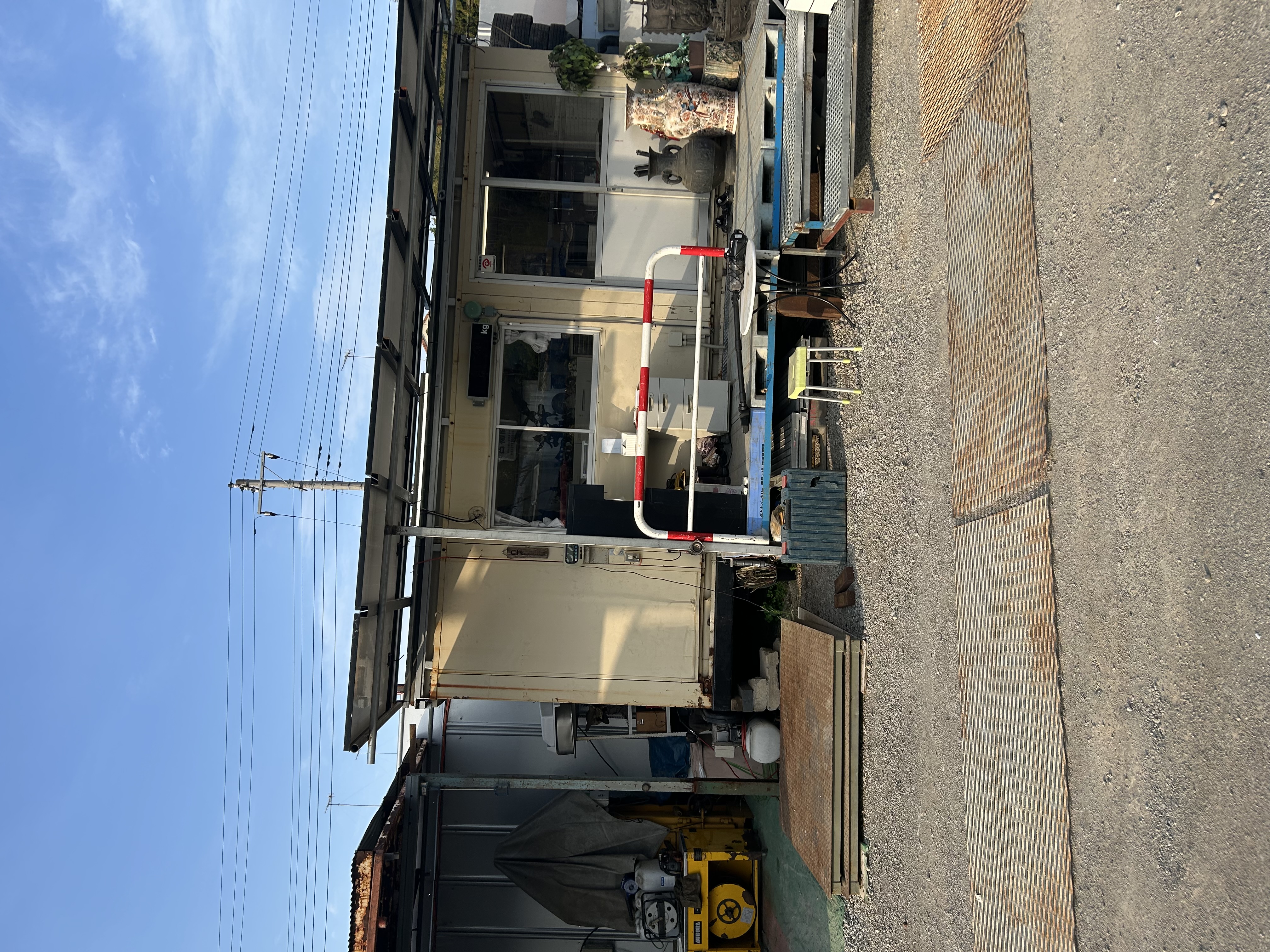 TR・B 入口・事務所